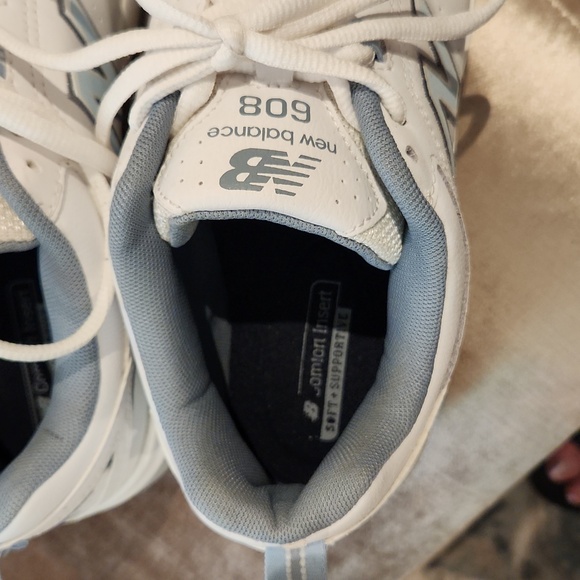 New balance like new sneakers 608 size 8.5 womens - Picture 2 of 8